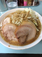 「リッチ ニンニク少な目 玉ねぎ増し増し 魚粉少な目」@らーめん☆王子の写真