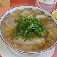 「特大＋ライス小」@山さんラーメンの写真