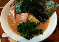 「ラーメン＋ミニライス　670＋100円」@横浜家系ラーメン つばさ家 立川店の写真