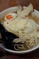 「【冬季限定】たっぷりチーズの琥珀そば750円」@自家製麺 琥珀の写真