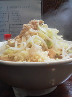 「小盛（1枚）ヤサイニンニクアブラ\700」@麺屋 鳳の写真