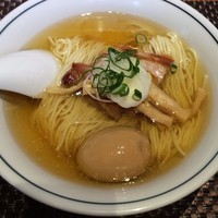「塩煮干しそば＋味玉 ¥750」@柴崎亭の写真