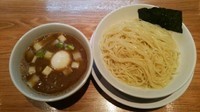 「煮干つけ蕎麦(並)(あつもり)＋潮玉子」@つじ田 奥の院の写真