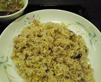 「玉ねぎたっぷりチャーハン　５９０円＋消費税」@四つ角飯店の写真