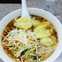 「もやしワンタン麺950円」@中華麺店 喜楽の写真
