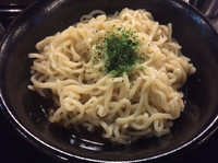 「まぜそば¥850+角ハイボール¥450」@らーめん屋本舗 麺龍 仙台駅前店の写真