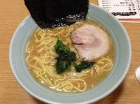 「ラーメン (中盛、690円)」@ラーメン たかし屋 茅場町店の写真