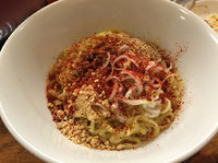 「汁なし担々麺600円」@中華屋 龍影の写真