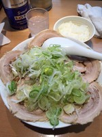 「醤油チャーシュー麺➕麺固め➕薬味多め➕半ライス」@旨みこってりらーめん 鐵 TETSU 蘇我本店の写真