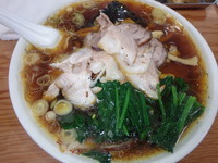 「青島ラーメン(720円)メンマチャーシュー茹でほうれん草」@青島食堂 宮内店の写真