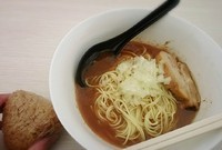 「中華そば+おにぎり 600円」@煮干乱舞の写真