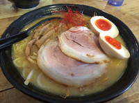 「味噌らーめん&味玉」@ら麺 はちにの写真