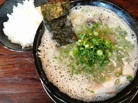 「ラーメン（葱多め）」@博多一双 博多駅東本店の写真