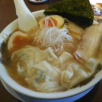 「塩ワンタン麺＋味玉」@来来亭 石神井店の写真