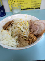 「油そば750円 ニンニク少な目 玉ねぎ増し増し 魚粉少な目」@らーめん☆王子の写真