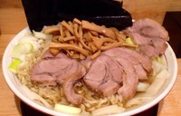 「中華そば　大盛り全部乗せ1180円　ネギマシ100円」@中華そば 葉山の写真