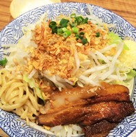 「油そばミニ730円ニンニクヤサイマシ」@ラーメン燈郎の写真