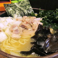 「源流ラーメン 500円（LunchPassport利用）」@イレブンフーズ 源流 南品川店の写真