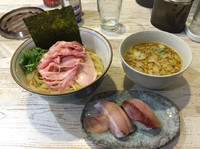 「【気まぐれ限定】煮干しつけそば  850円」@中華そば 四つ葉の写真