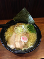 「濃厚白湯ラーメン(大盛り無料)、辛味玉100円」@俺麺山田の写真