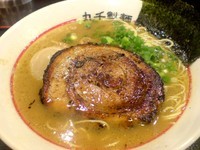 「とろしょうゆ(890円)+味付玉子+替玉麺(100円×2)」@丸千製麺の写真