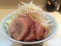 「豚増しらーめん（ｶﾀﾒ ﾔｻｲ）」@らーめん 陸 尾山台店の写真