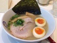 「塩味玉らぁ麺＋小ライス(820円＋クーポン)」@らぁ麺食堂 吉凛の写真