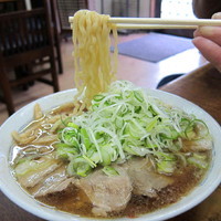 「中華そば 650円（葱多め） + カツ丼 1,000円」@あべ食堂の写真
