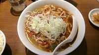 「激辛麻辣麺 麺少なめ サービスライス 750円」@昌平ラーメンの写真