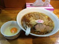 「中華麺 中盛 800円 生玉子50円」@三鷹大勝軒の写真