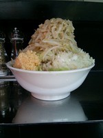 「味噌ラーメン(カタメ、タマネギニンニクマシマシ、他全マシ)」@らーめん虎丸 川口店の写真