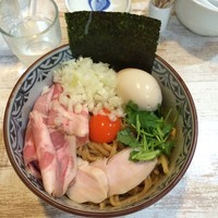 「特製たまごのまぜそば」@中華そば 四つ葉の写真