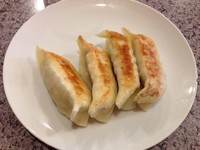 「ラーメン＋元祖餃子4個付」@天鴻餃子房 別館 東日本橋店の写真