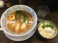 「あら焼き鶏白湯そば750円、ランチ温泉卵御飯50円」@あら焼鶏白湯 カシムラの写真