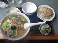 「タンメン＋半チャーハン：800円」@中華料理 山久の写真