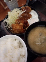 「鉄板カレー定食（大盛同料金）750円」@からやま 新橋店の写真