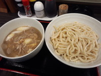 「肉ネギつけ汁うどん（大盛）580円」@焼鳥日高 日暮里東口店の写真
