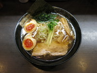 「味玉中華牛そば：800円」@麺屋 中川會 神保町店の写真