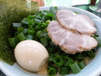 「青ネギラーメン（８００円）＋味玉（１００円）」@横浜寺田家ラーメン 北柏店の写真