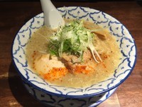 「ねかし醤油(年に1回のサービスデー) 500円」@京都進化系 三代目 ねかし鶏ガラとんこつラーメン よってこやの写真