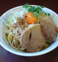 「まぜそば　880円　ｾﾙﾌﾆﾝﾆｸ」@らーめん陸の写真