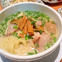 「とんこつラーメン」@天心ラーメン 日暮里店の写真