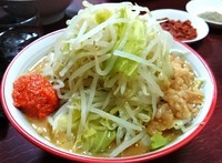 「辛味噌ラーメン（小）　700円＋味噌変更券100円」@ギガムジャキの写真