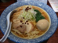 「醤油らーめん　（大盛り：ランチサービス）　＋味付煮玉子」@大瑠璃の写真