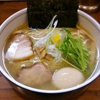 「白醤油らーめん（大盛）1000円」@麺処 びぎ屋の写真