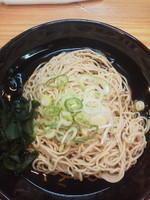 「冷やしかけ（大盛サービス）\300」@吉そば 赤坂店の写真