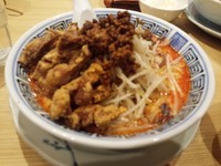 「排骨担々麺（5辛・ヤサイマシ）＋ライス」@希須林 赤坂店の写真