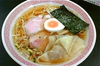 「ラーメン (￥670) ＋ワンタン (2個/ ￥150)」@ラーメン大至の写真