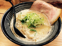 「鶏しょうゆらーめん」@極麺 青二犀の写真