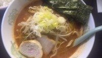 「辛味噌ラーメン（７５０円）サービスライス」@味心の写真